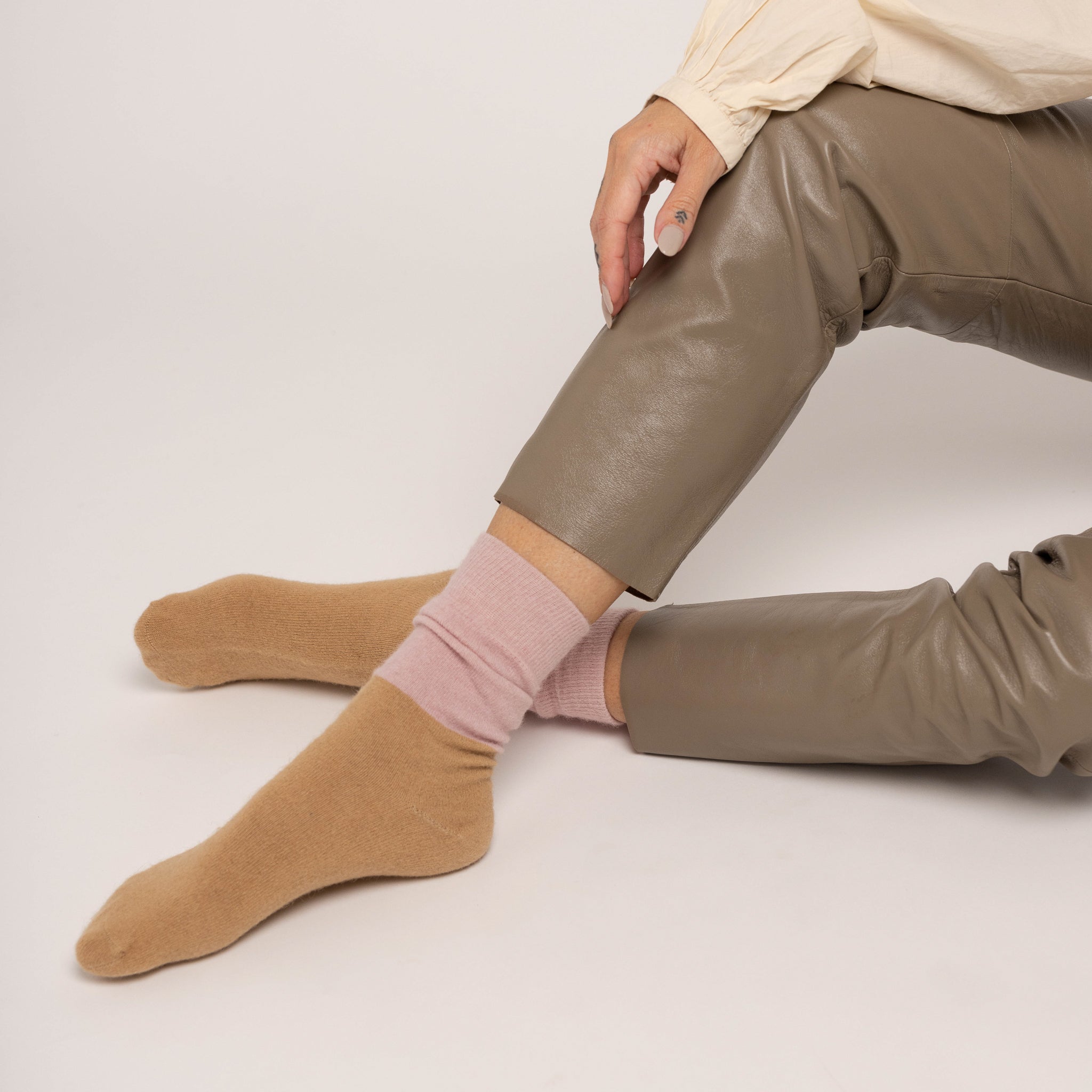 Possum Merino Wool DUNEDIN Double Color Socks, Pink Marshmallow + Beige